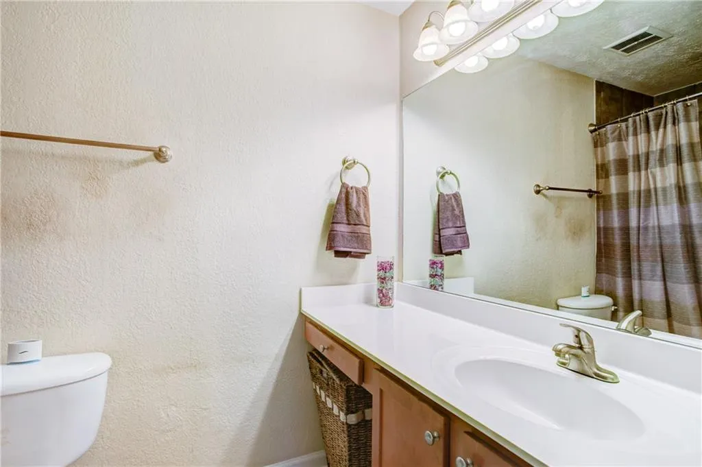 225 Winding River Drive Unit G, Sandy Springs, Georgia 30350, 2 Bedrooms Bedrooms, ,2 BathroomsBathrooms,Residential,Sold,225 Winding River Drive Unit G,5679149