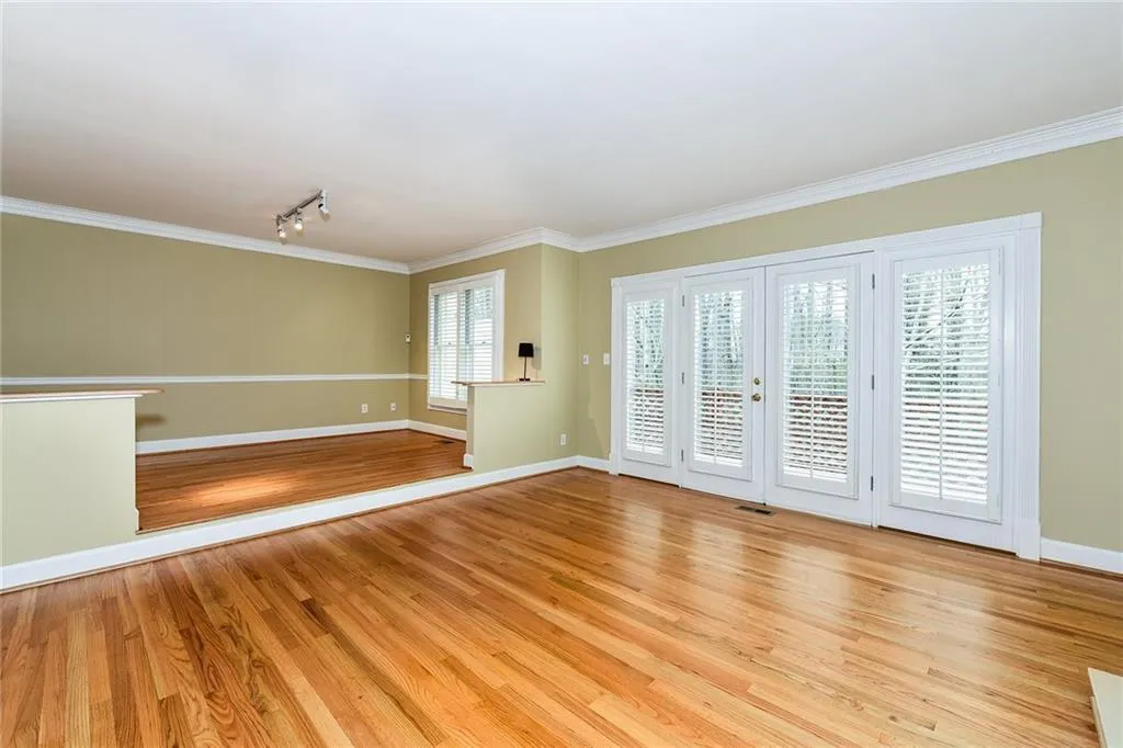 20 Huntington Place Drive Unit 20, Sandy Springs, Georgia 30350, 2 Bedrooms Bedrooms, ,2 BathroomsBathrooms,Residential,Sold,20 Huntington Place Drive Unit 20,5789915