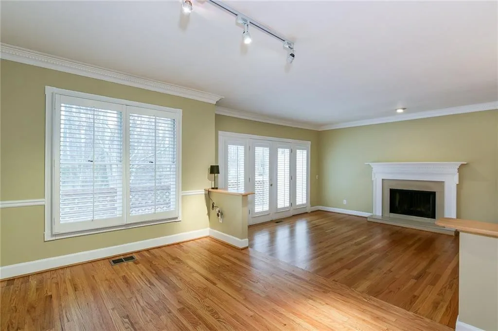20 Huntington Place Drive Unit 20, Sandy Springs, Georgia 30350, 2 Bedrooms Bedrooms, ,2 BathroomsBathrooms,Residential,Sold,20 Huntington Place Drive Unit 20,5789915