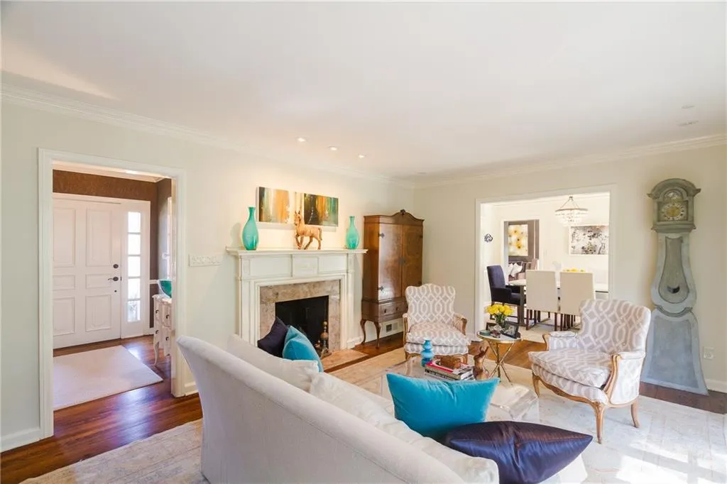 2561 Brookdale Drive Nw, Atlanta, Georgia 30305, 2 Bedrooms Bedrooms, ,3 BathroomsBathrooms,Residential,Sold,2561 Brookdale Drive Nw,5818746