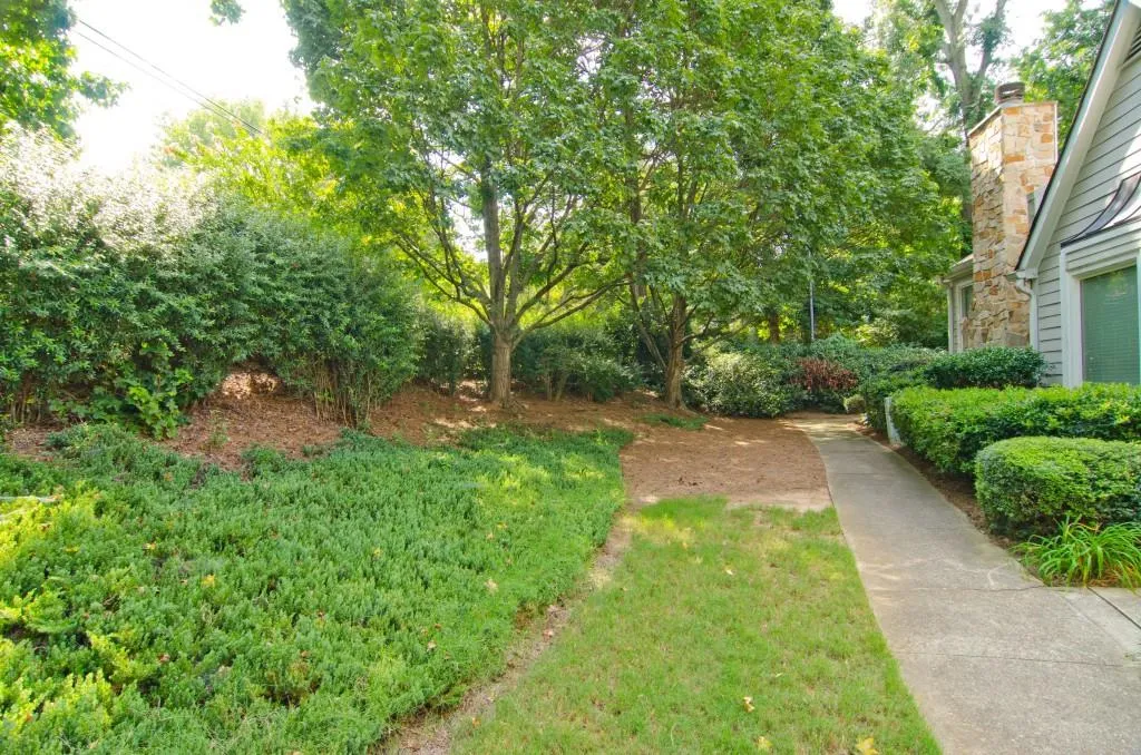 1240 Defoors Court Nw, Atlanta, Georgia 30318, 2 Bedrooms Bedrooms, ,2 BathroomsBathrooms,Residential,Sold,1240 Defoors Court Nw,5909079