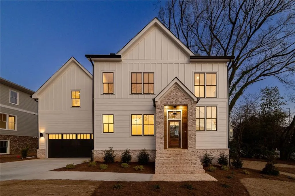 581 Sherwood Road Ne, Atlanta, Georgia 30324, 7 Bedrooms Bedrooms, ,5 BathroomsBathrooms,Residential,For Sale,581 Sherwood Road Ne,7536556