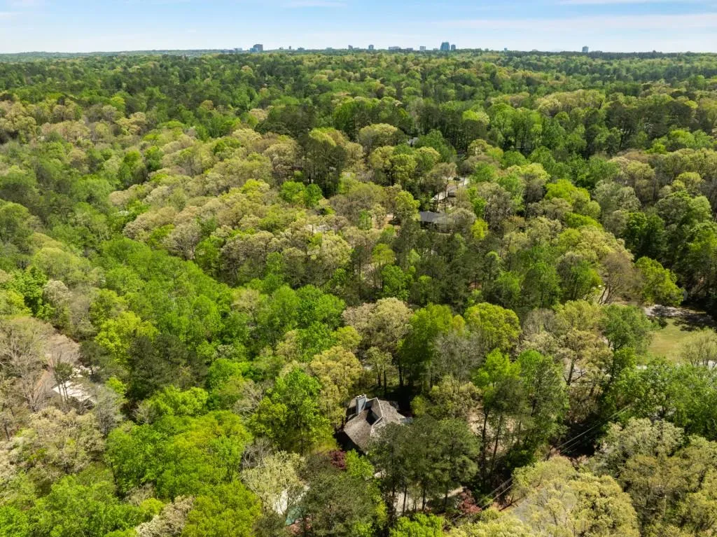 6526 Old Riverside Drive Nw, Sandy Springs, Georgia 30328, 6 Bedrooms Bedrooms, ,4 BathroomsBathrooms,Residential,Sold,6526 Old Riverside Drive Nw,7567877