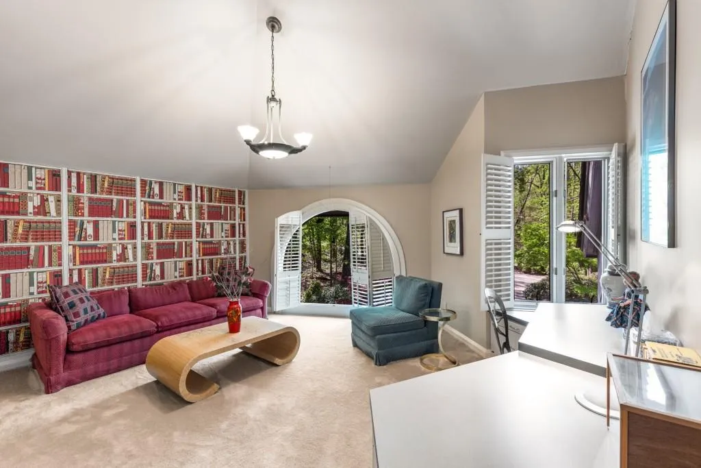 6526 Old Riverside Drive Nw, Sandy Springs, Georgia 30328, 6 Bedrooms Bedrooms, ,4 BathroomsBathrooms,Residential,Sold,6526 Old Riverside Drive Nw,7567877