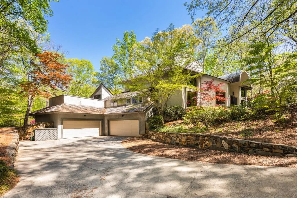 6526 Old Riverside Drive Nw, Sandy Springs, Georgia 30328, 6 Bedrooms Bedrooms, ,4 BathroomsBathrooms,Residential,Sold,6526 Old Riverside Drive Nw,7567877