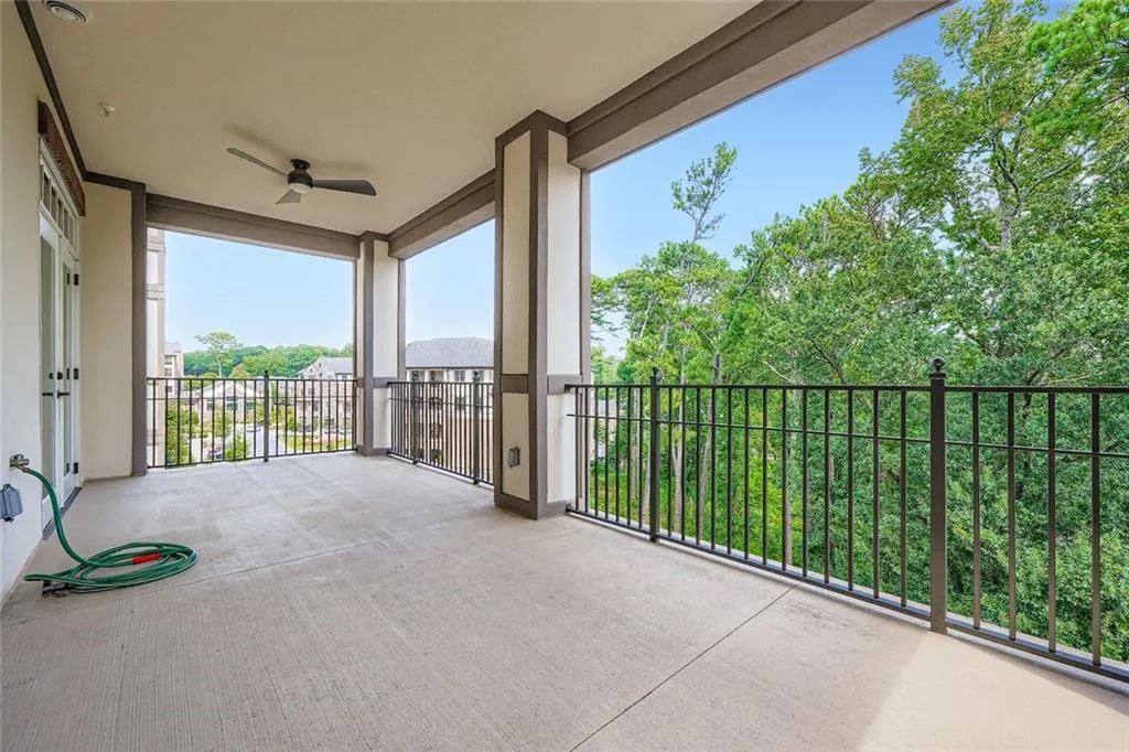 229 Peachtree Hills Avenue Ne Unit 5308, Atlanta, Georgia 30305, 2 Bedrooms Bedrooms, ,2 BathroomsBathrooms,Residential,For Sale,229 Peachtree Hills Avenue Ne Unit 5308,7644674