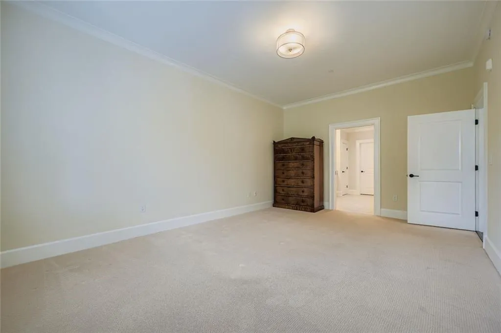 229 Peachtree Hills Avenue Ne Unit 5308, Atlanta, Georgia 30305, 2 Bedrooms Bedrooms, ,2 BathroomsBathrooms,Residential,For Sale,229 Peachtree Hills Avenue Ne Unit 5308,7644674