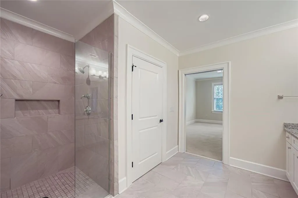 229 Peachtree Hills Avenue Ne Unit 5308, Atlanta, Georgia 30305, 2 Bedrooms Bedrooms, ,2 BathroomsBathrooms,Residential,For Sale,229 Peachtree Hills Avenue Ne Unit 5308,7644674