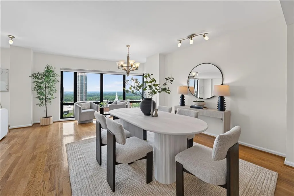 3475 Oak Valley Road Ne Unit 2150, Atlanta, Georgia 30326, 2 Bedrooms Bedrooms, 0 ,2 BathroomsBathrooms,Residential,For Sale,3475 Oak Valley Road Ne Unit 2150,7793393