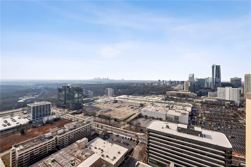 3475 Oak Valley Road Ne Unit 2150, Atlanta, Georgia 30326, 2 Bedrooms Bedrooms, 0 ,2 BathroomsBathrooms,Residential,For Sale,3475 Oak Valley Road Ne Unit 2150,7793393