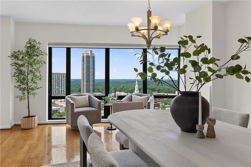 3475 Oak Valley Road Ne Unit 2150, Atlanta, Georgia 30326, 2 Bedrooms Bedrooms, 0 ,2 BathroomsBathrooms,Residential,For Sale,3475 Oak Valley Road Ne Unit 2150,7793393