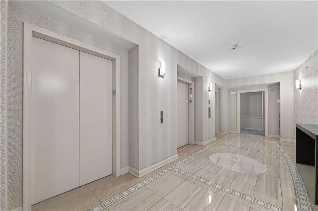 3475 Oak Valley Road Ne Unit 2150, Atlanta, Georgia 30326, 2 Bedrooms Bedrooms, 0 ,2 BathroomsBathrooms,Residential,For Sale,3475 Oak Valley Road Ne Unit 2150,7793393