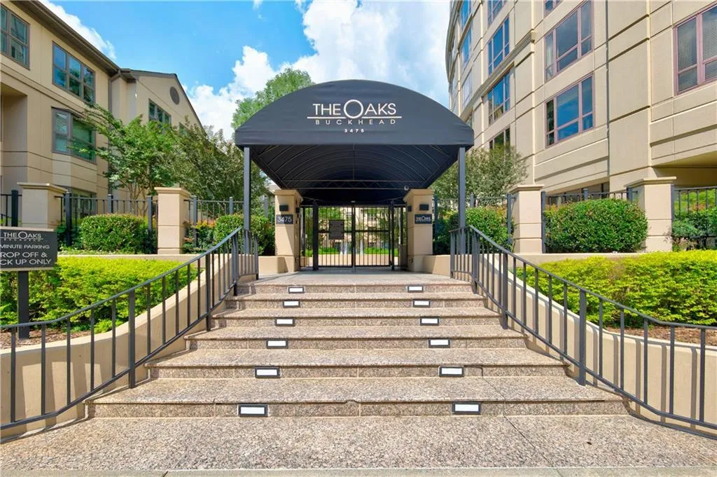 3475 Oak Valley Road Ne Unit 2150, Atlanta, Georgia 30326, 2 Bedrooms Bedrooms, 0 ,2 BathroomsBathrooms,Residential,For Sale,3475 Oak Valley Road Ne Unit 2150,7793393