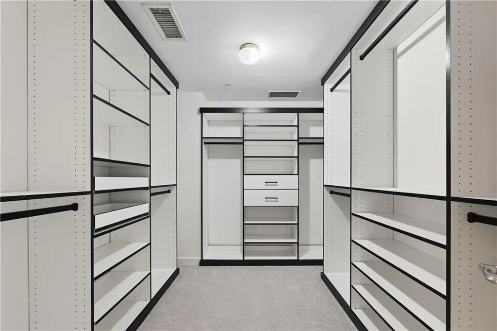 3475 Oak Valley Road Ne Unit 2150, Atlanta, Georgia 30326, 2 Bedrooms Bedrooms, 0 ,2 BathroomsBathrooms,Residential,For Sale,3475 Oak Valley Road Ne Unit 2150,7793393