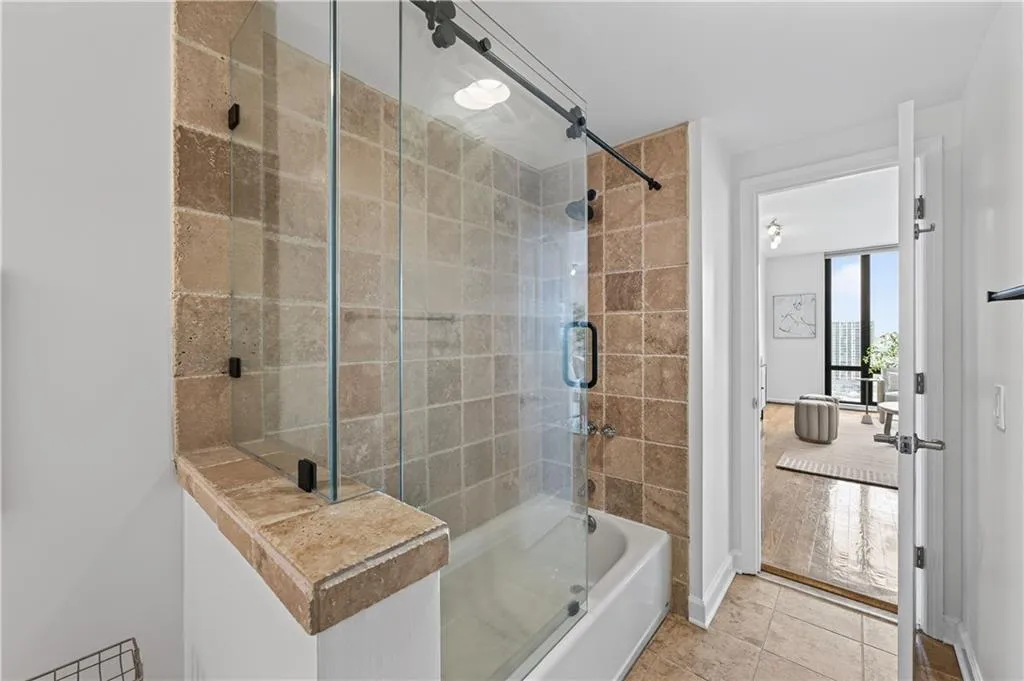 3475 Oak Valley Road Ne Unit 2150, Atlanta, Georgia 30326, 2 Bedrooms Bedrooms, 0 ,2 BathroomsBathrooms,Residential,For Sale,3475 Oak Valley Road Ne Unit 2150,7793393