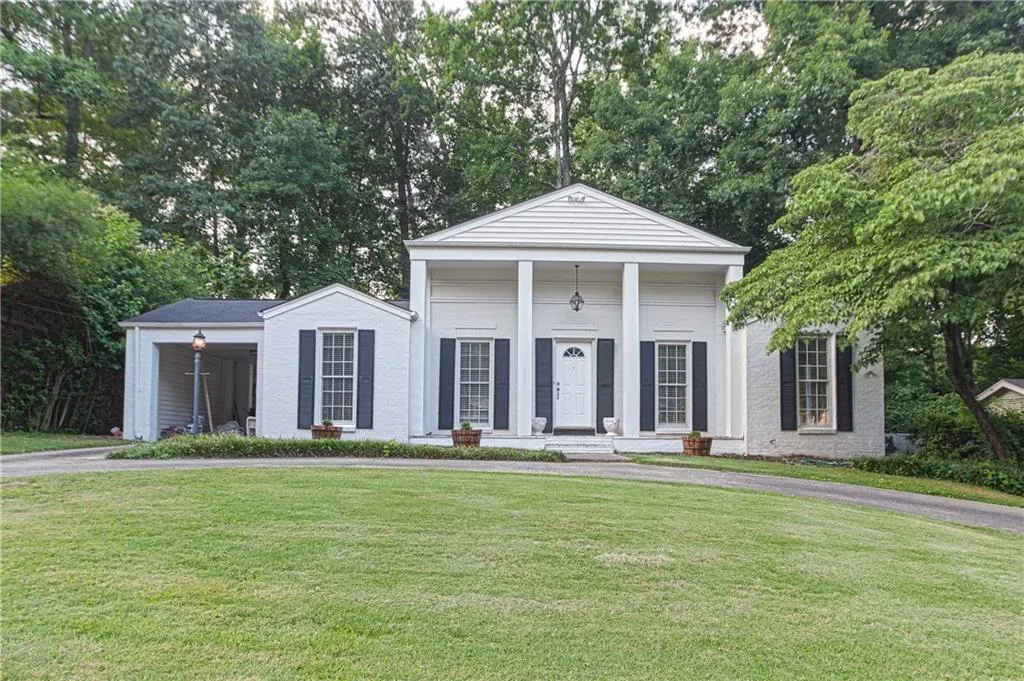 372 Pine Forest Road, Atlanta, Georgia 30342, 3 Bedrooms Bedrooms, ,2 BathroomsBathrooms,Residential,Sold,372 Pine Forest Road,6115129