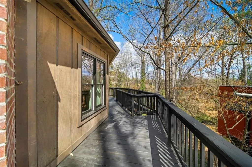 595 Overbrook Drive Nw, Atlanta, Georgia 30318, 3 Bedrooms Bedrooms, ,2 BathroomsBathrooms,Residential,For Sale,595 Overbrook Drive Nw,7629111