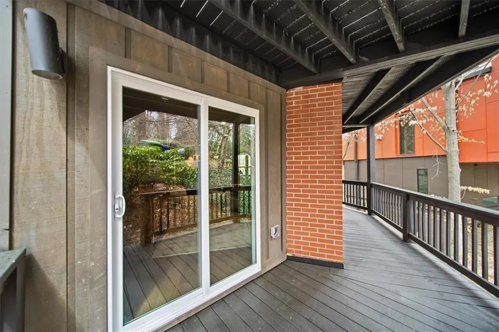 595 Overbrook Drive Nw, Atlanta, Georgia 30318, 3 Bedrooms Bedrooms, ,2 BathroomsBathrooms,Residential,For Sale,595 Overbrook Drive Nw,7629111