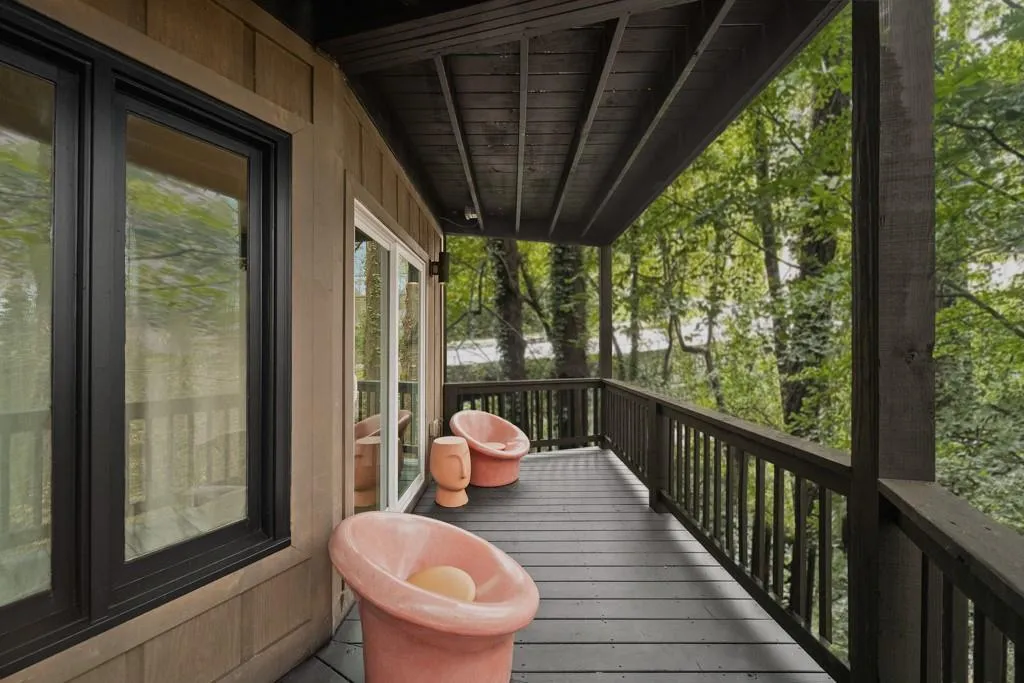 595 Overbrook Drive Nw, Atlanta, Georgia 30318, 3 Bedrooms Bedrooms, ,2 BathroomsBathrooms,Residential,For Sale,595 Overbrook Drive Nw,7629111
