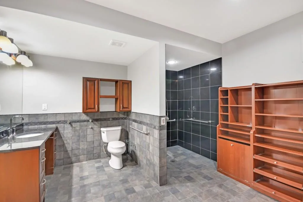 715 Windsor Parkway N, Sandy Springs, Georgia 30342, 5 Bedrooms Bedrooms, ,6 BathroomsBathrooms,Residential,Sold,715 Windsor Parkway N,6579331