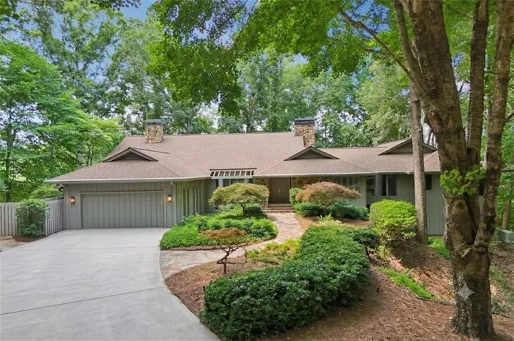 9415 Huntcliff Trace, Sandy Springs, Georgia 30350