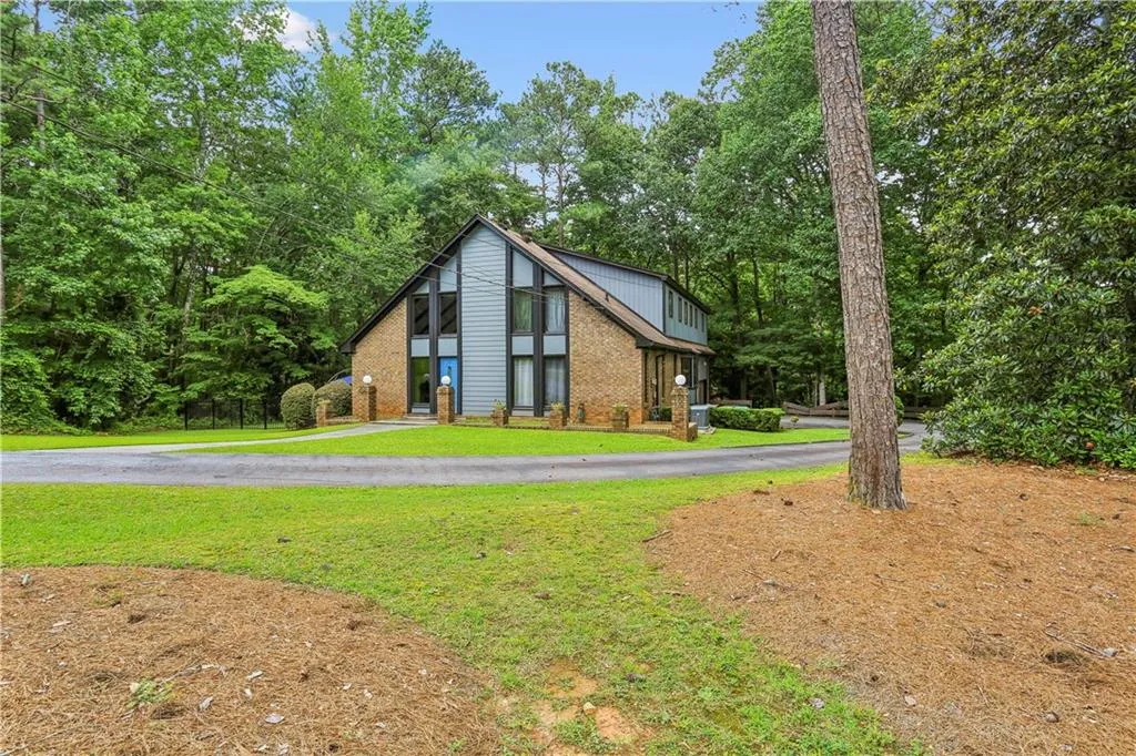 1605 Saint Tropez Way, Atlanta, Georgia 30350, 4 Bedrooms Bedrooms, ,2 BathroomsBathrooms,Residential,For Sale,1605 Saint Tropez Way,7661178