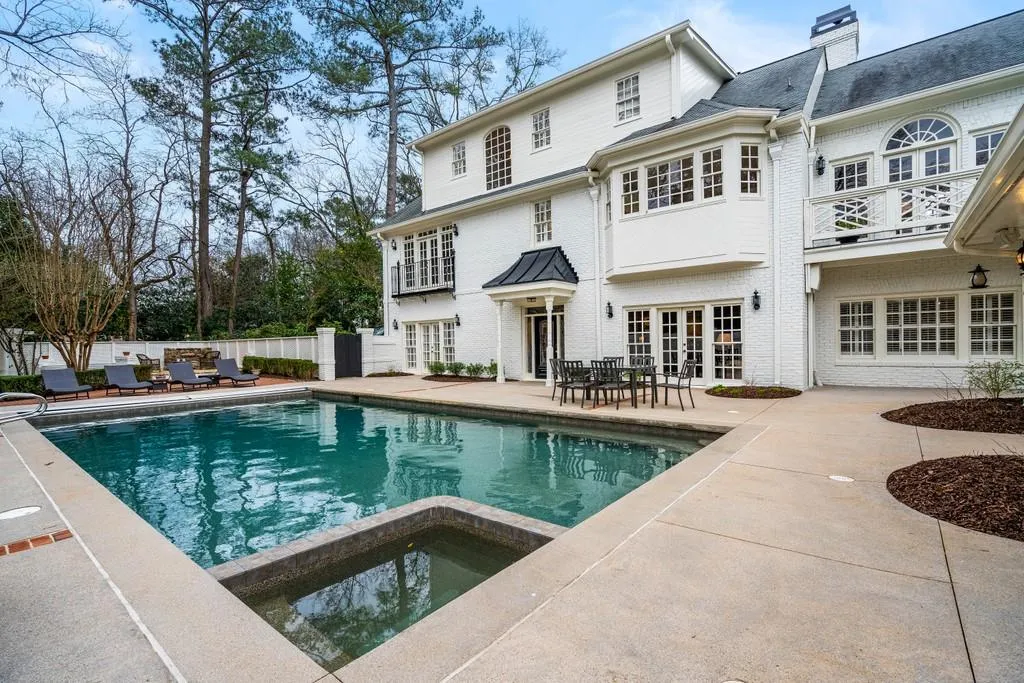 4969 Long Island Drive Nw, Sandy Springs, Georgia 30327, 4 Bedrooms Bedrooms, ,5 BathroomsBathrooms,Residential,Sold,4969 Long Island Drive Nw,6836567