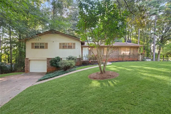 920 Kings Court, Woodstock, Georgia 30189