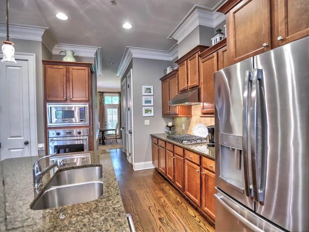 710 Creekgarden Court Unit 15, Atlanta, Georgia 30339, 3 Bedrooms Bedrooms, ,3 BathroomsBathrooms,Residential,Sold,710 Creekgarden Court Unit 15,7061674