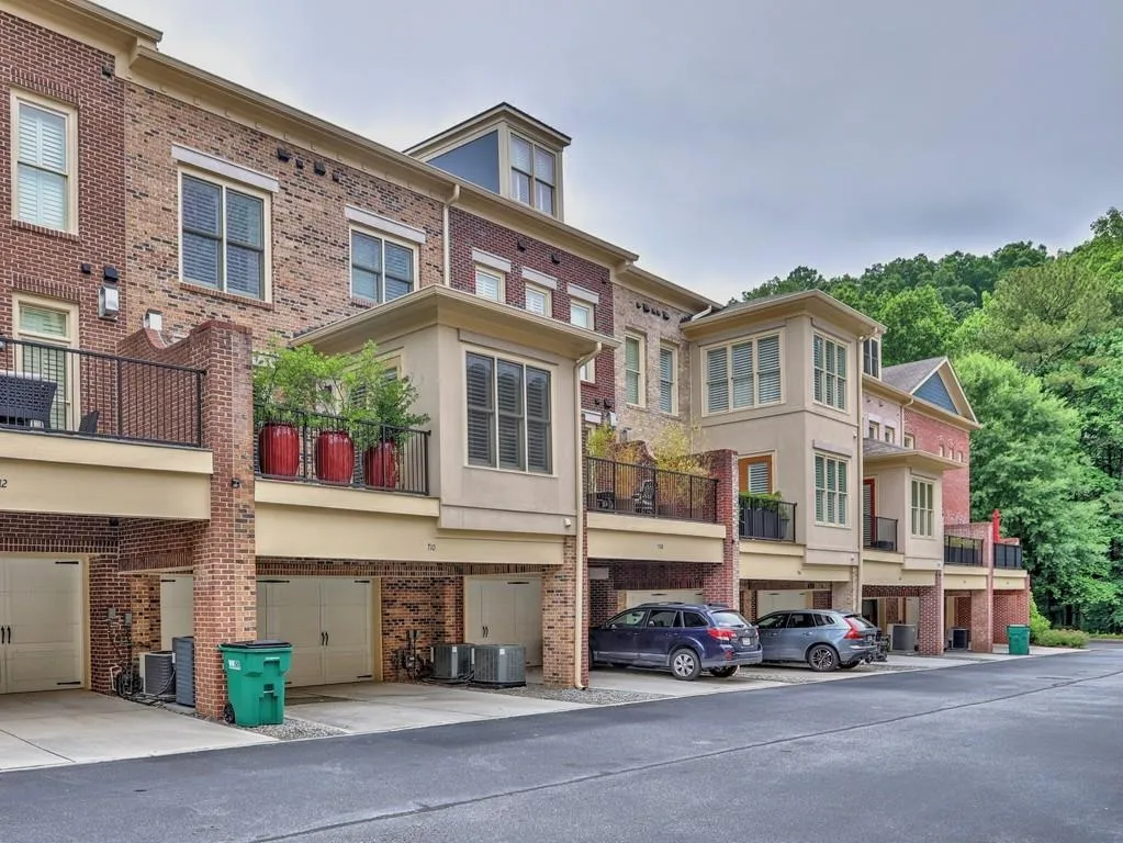 710 Creekgarden Court Unit 15, Atlanta, Georgia 30339, 3 Bedrooms Bedrooms, ,3 BathroomsBathrooms,Residential,Sold,710 Creekgarden Court Unit 15,7061674