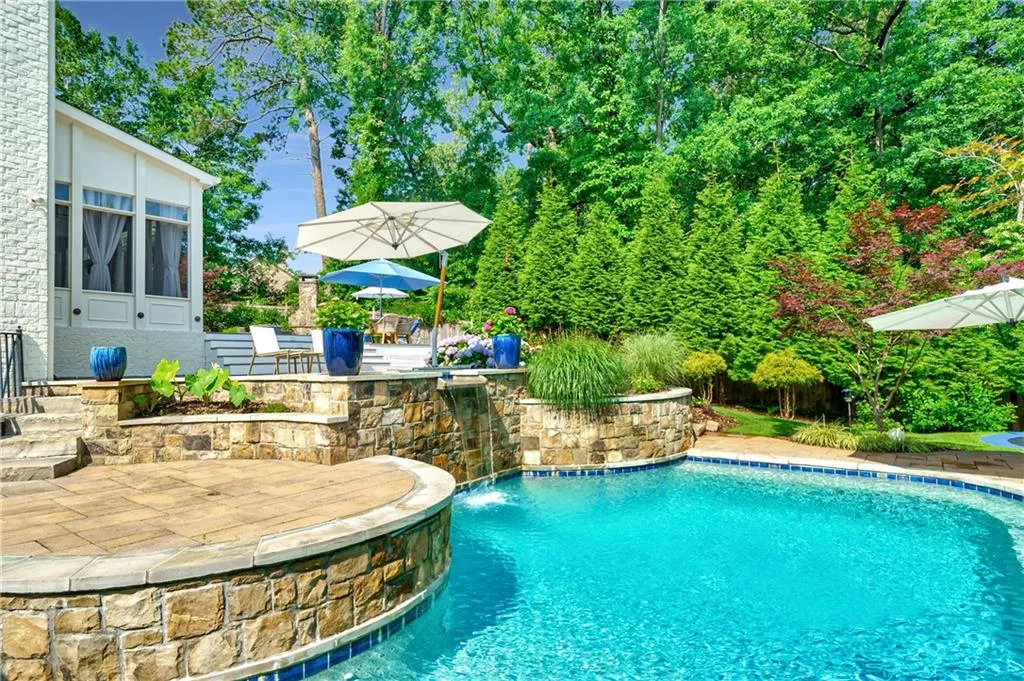 5380 High Point Manor, Sandy Springs, Georgia 30342, 6 Bedrooms Bedrooms, ,6 BathroomsBathrooms,Residential,Sold,5380 High Point Manor,6896797