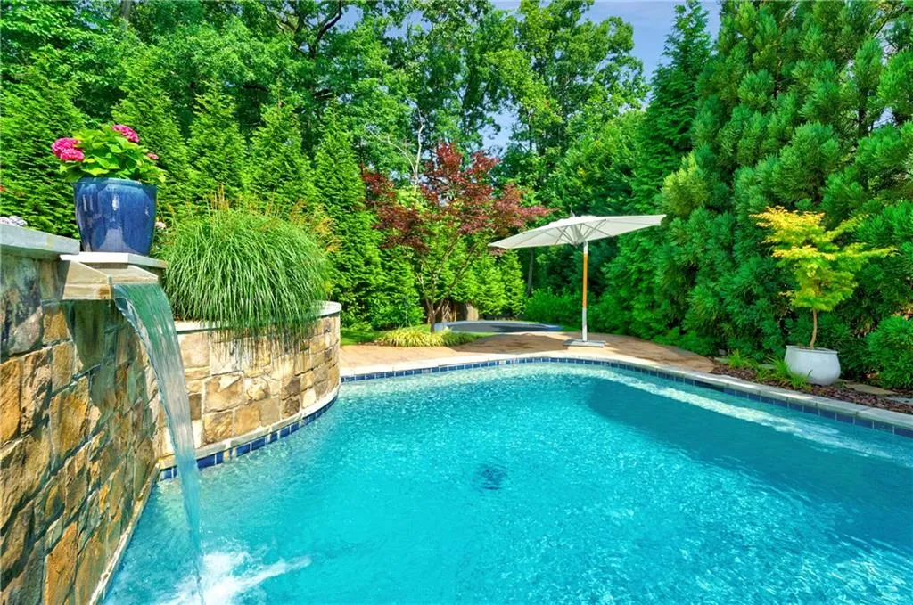 5380 High Point Manor, Sandy Springs, Georgia 30342, 6 Bedrooms Bedrooms, ,6 BathroomsBathrooms,Residential,Sold,5380 High Point Manor,6896797