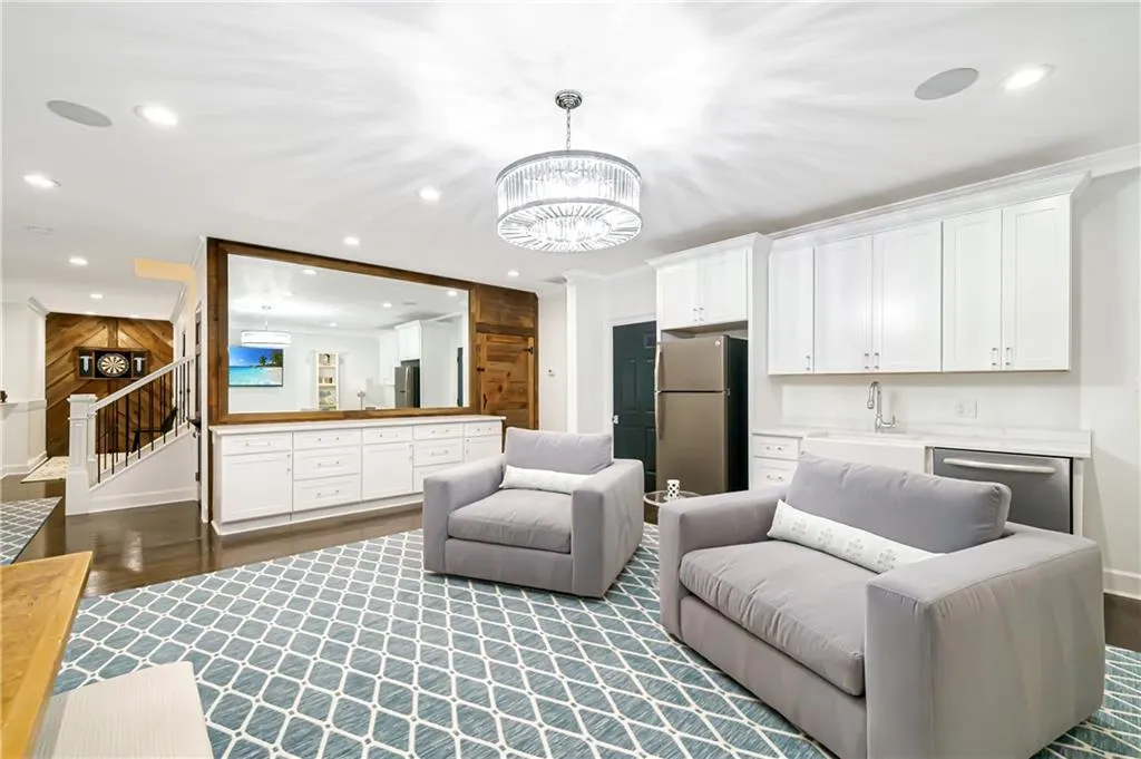 5380 High Point Manor, Sandy Springs, Georgia 30342, 6 Bedrooms Bedrooms, ,6 BathroomsBathrooms,Residential,Sold,5380 High Point Manor,6896797