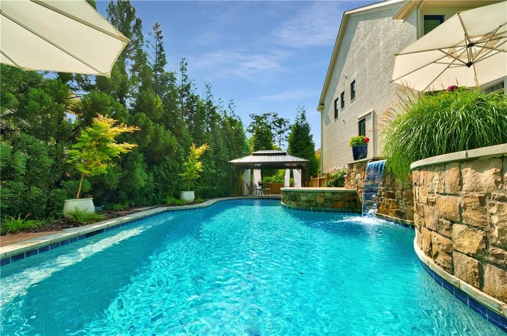 5380 High Point Manor, Sandy Springs, Georgia 30342, 6 Bedrooms Bedrooms, ,6 BathroomsBathrooms,Residential,Sold,5380 High Point Manor,6896797