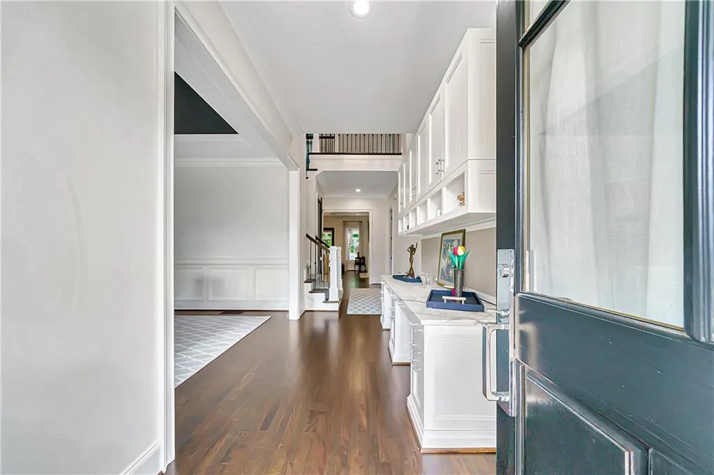 5380 High Point Manor, Sandy Springs, Georgia 30342, 6 Bedrooms Bedrooms, ,6 BathroomsBathrooms,Residential,Sold,5380 High Point Manor,6896797