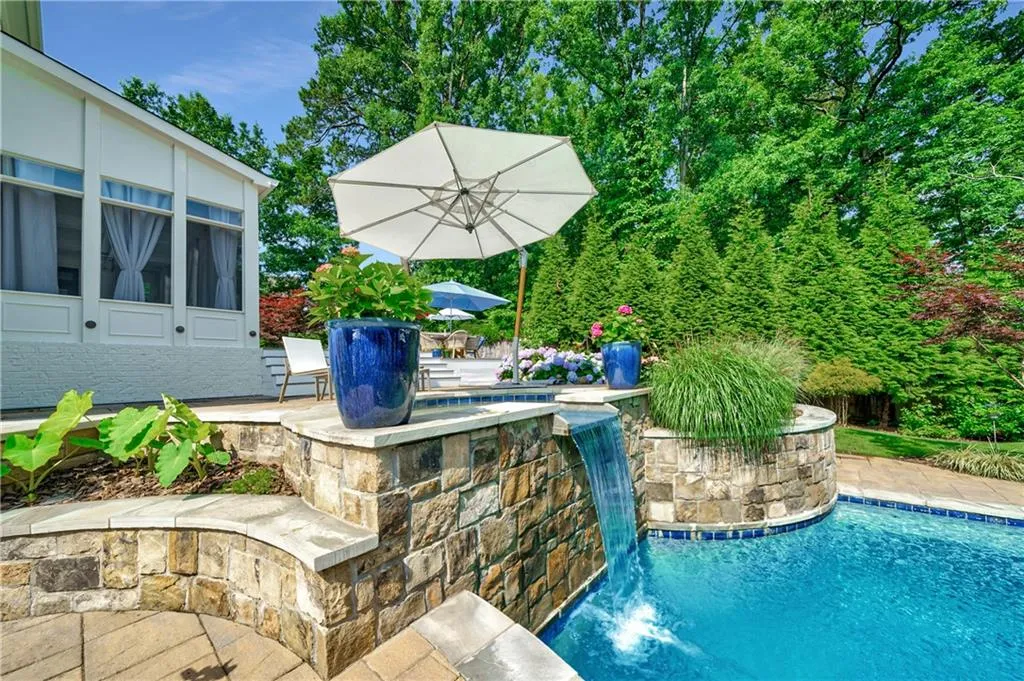 5380 High Point Manor, Sandy Springs, Georgia 30342, 6 Bedrooms Bedrooms, ,6 BathroomsBathrooms,Residential,Sold,5380 High Point Manor,6896797