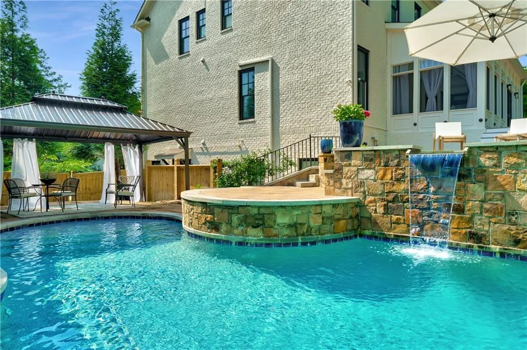 5380 High Point Manor, Sandy Springs, Georgia 30342, 6 Bedrooms Bedrooms, ,6 BathroomsBathrooms,Residential,Sold,5380 High Point Manor,6896797