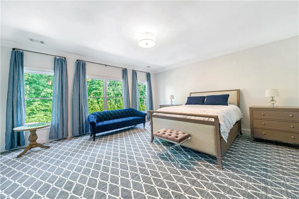 5380 High Point Manor, Sandy Springs, Georgia 30342, 6 Bedrooms Bedrooms, ,6 BathroomsBathrooms,Residential,Sold,5380 High Point Manor,6896797