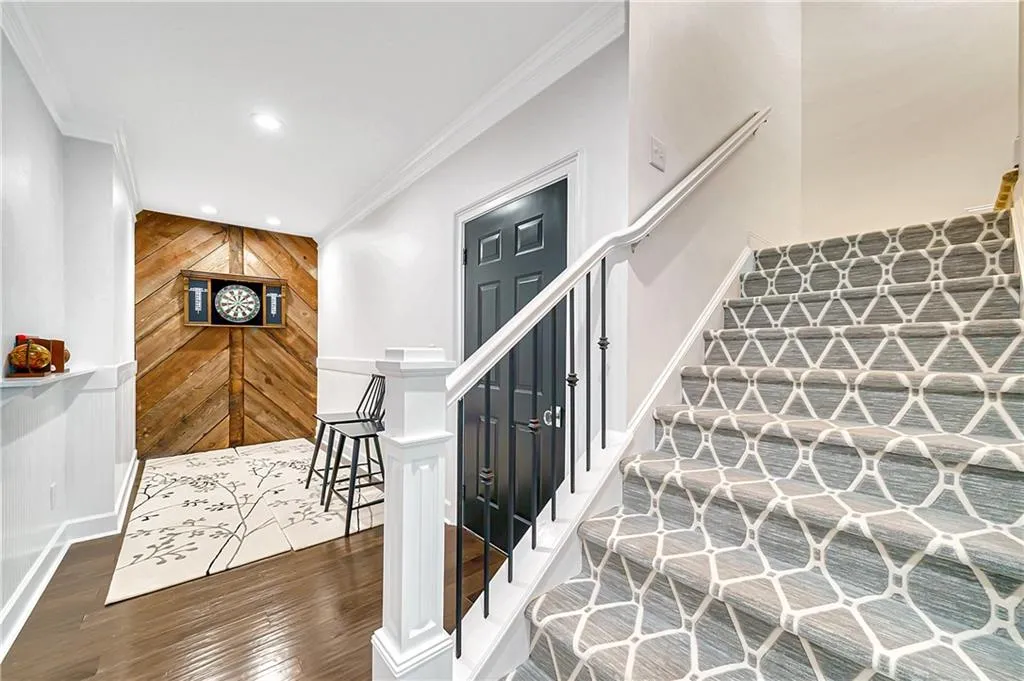 5380 High Point Manor, Sandy Springs, Georgia 30342, 6 Bedrooms Bedrooms, ,6 BathroomsBathrooms,Residential,Sold,5380 High Point Manor,6896797