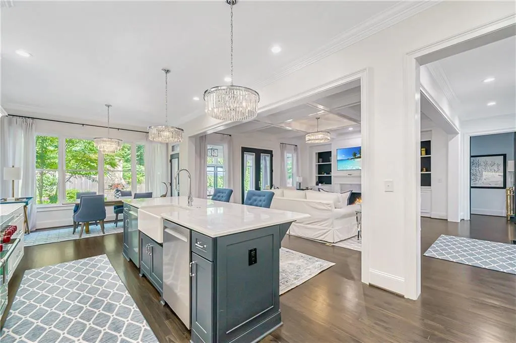 5380 High Point Manor, Sandy Springs, Georgia 30342, 6 Bedrooms Bedrooms, ,6 BathroomsBathrooms,Residential,Sold,5380 High Point Manor,6896797