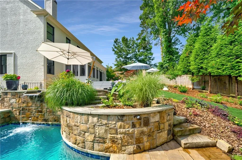 5380 High Point Manor, Sandy Springs, Georgia 30342, 6 Bedrooms Bedrooms, ,6 BathroomsBathrooms,Residential,Sold,5380 High Point Manor,6896797