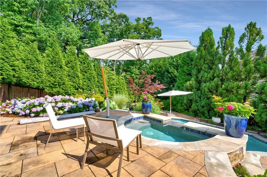 5380 High Point Manor, Sandy Springs, Georgia 30342, 6 Bedrooms Bedrooms, ,6 BathroomsBathrooms,Residential,Sold,5380 High Point Manor,6896797