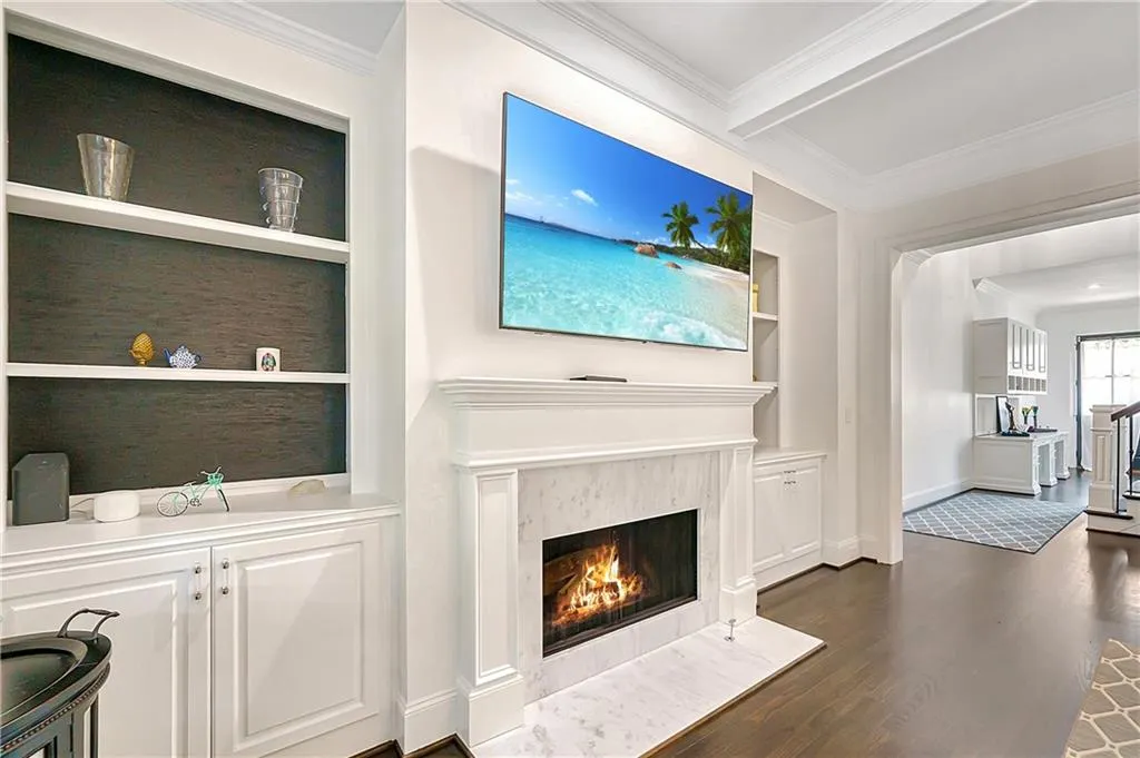 5380 High Point Manor, Sandy Springs, Georgia 30342, 6 Bedrooms Bedrooms, ,6 BathroomsBathrooms,Residential,Sold,5380 High Point Manor,6896797