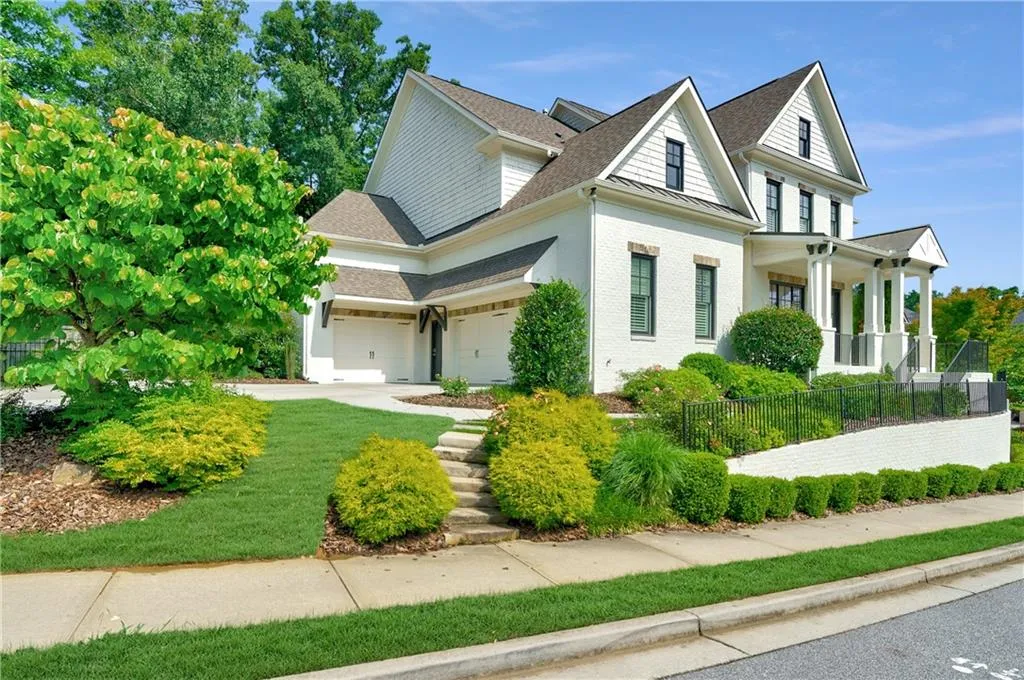 5380 High Point Manor, Sandy Springs, Georgia 30342, 6 Bedrooms Bedrooms, ,6 BathroomsBathrooms,Residential,Sold,5380 High Point Manor,6896797