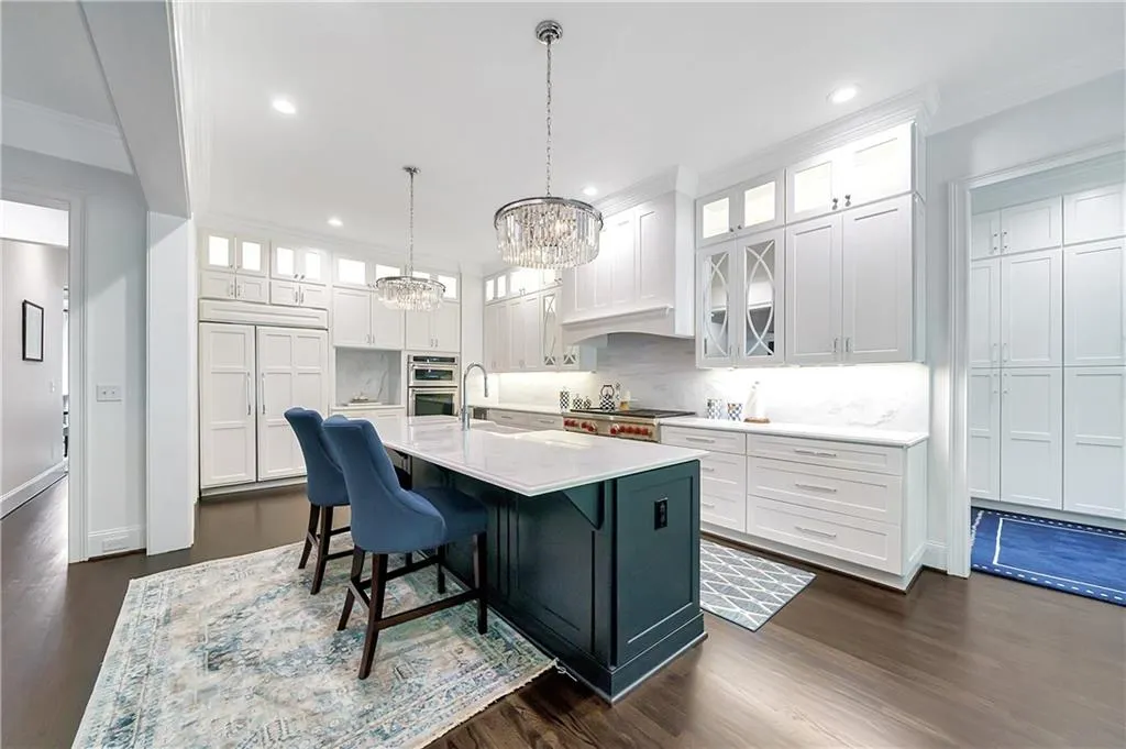 5380 High Point Manor, Sandy Springs, Georgia 30342, 6 Bedrooms Bedrooms, ,6 BathroomsBathrooms,Residential,Sold,5380 High Point Manor,6896797