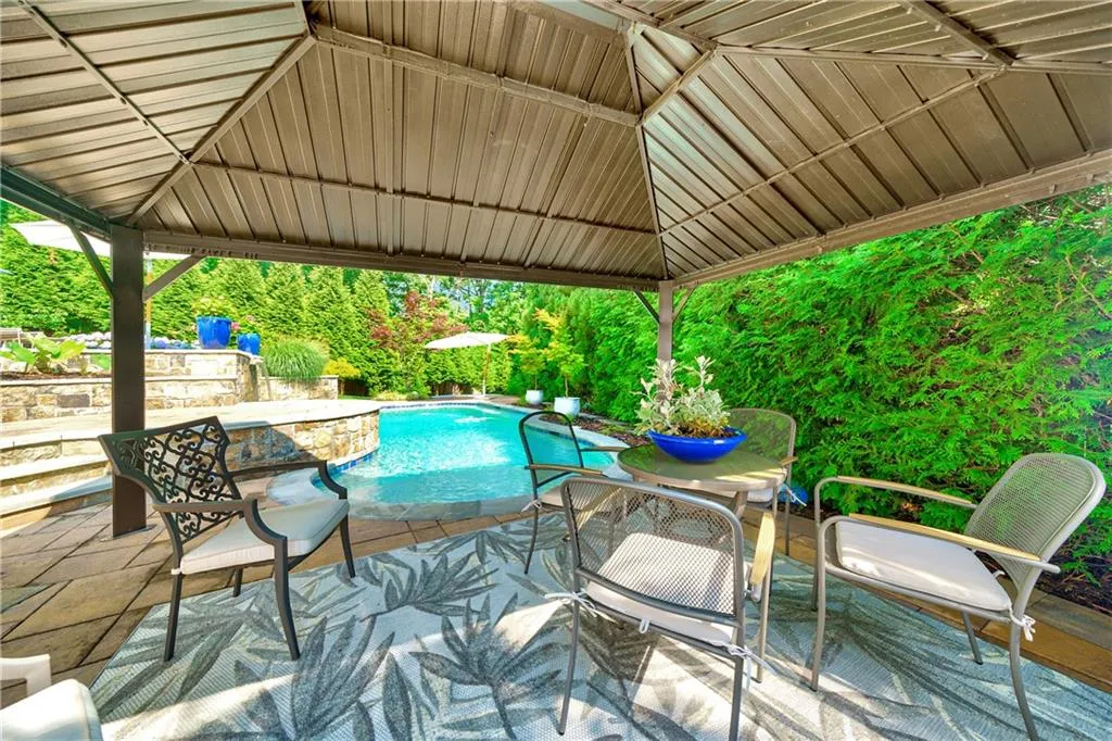 5380 High Point Manor, Sandy Springs, Georgia 30342, 6 Bedrooms Bedrooms, ,6 BathroomsBathrooms,Residential,Sold,5380 High Point Manor,6896797