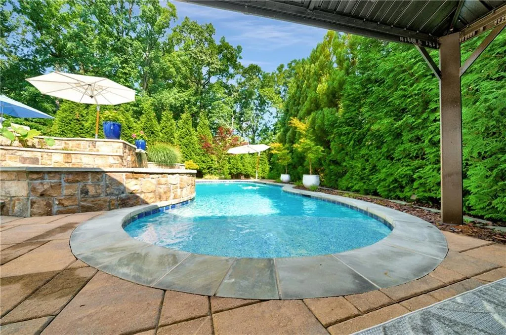 5380 High Point Manor, Sandy Springs, Georgia 30342, 6 Bedrooms Bedrooms, ,6 BathroomsBathrooms,Residential,Sold,5380 High Point Manor,6896797