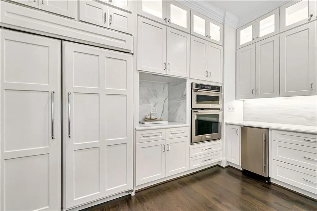 5380 High Point Manor, Sandy Springs, Georgia 30342, 6 Bedrooms Bedrooms, ,6 BathroomsBathrooms,Residential,Sold,5380 High Point Manor,6896797