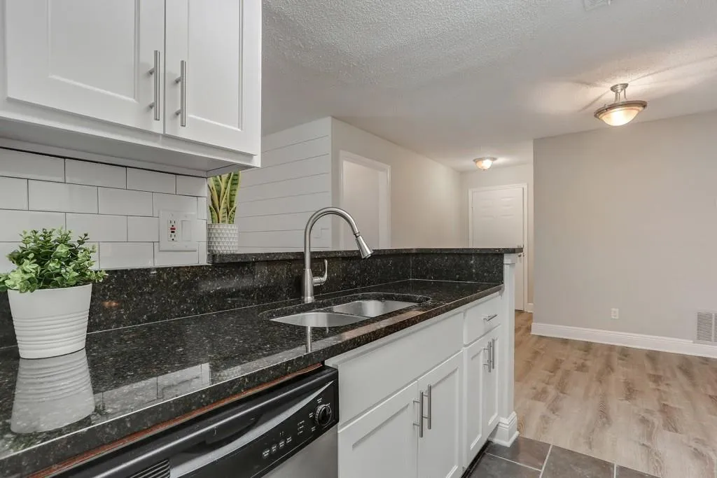 5103 Santa Fe Parkway, Sandy Springs, Georgia 30350, 2 Bedrooms Bedrooms, ,2 BathroomsBathrooms,Residential,Sold,5103 Santa Fe Parkway,6549697