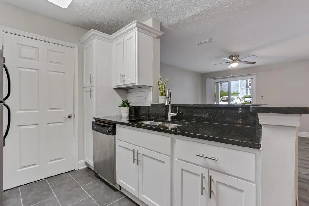 5103 Santa Fe Parkway, Sandy Springs, Georgia 30350, 2 Bedrooms Bedrooms, ,2 BathroomsBathrooms,Residential,Sold,5103 Santa Fe Parkway,6549697